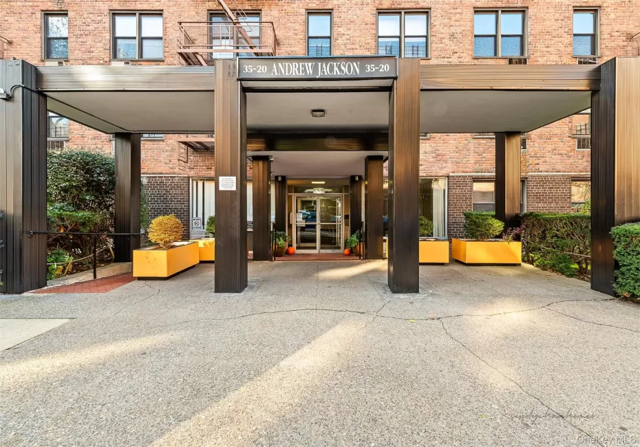 35-20 Leverich st Street, New York, NY, 3 Rooms Rooms,1 BathroomBathrooms,Residential,For Rent,Leverich st,0,1056205 35-20 Leverich st Street, New York, NY, 3 Rooms Rooms,1 BathroomBathrooms,Residential,For Rent,Leverich st,0,1056205