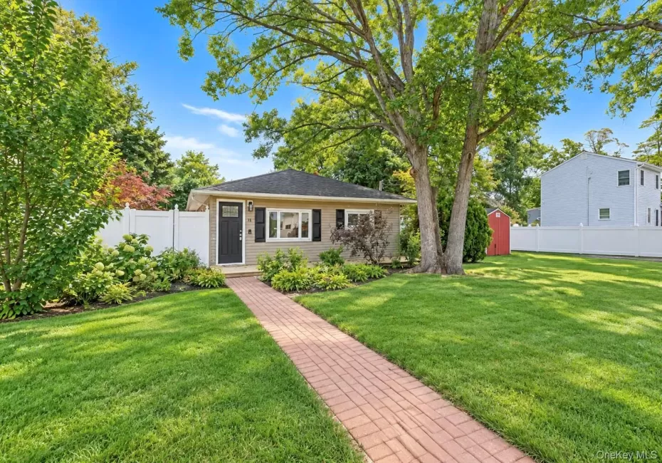 11 Tell Avenue, Babylon, NY, 3 Bedrooms Bedrooms, 5 Rooms Rooms,1 BathroomBathrooms,Residential,For Rent,Tell,0,1056151 11 Tell Avenue, Babylon, NY, 3 Bedrooms Bedrooms, 5 Rooms Rooms,1 BathroomBathrooms,Residential,For Rent,Tell,0,1056151