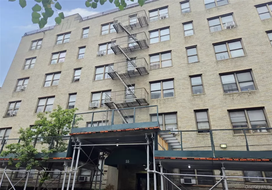 55 190th Street, New York, NY, 1 Bedroom Bedrooms, 4 Rooms Rooms,1 BathroomBathrooms,Residential,For Rent,190th,0,1056092 55 190th Street, New York, NY, 1 Bedroom Bedrooms, 4 Rooms Rooms,1 BathroomBathrooms,Residential,For Rent,190th,0,1056092