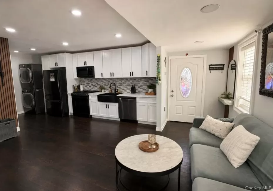 348 Beach 43rd Street, New York, NY, 3 Bedrooms Bedrooms, 5 Rooms Rooms,1 BathroomBathrooms,Residential Lease,For Rent,Beach 43rd,0,1056095 348 Beach 43rd Street, New York, NY, 3 Bedrooms Bedrooms, 5 Rooms Rooms,1 BathroomBathrooms,Residential Lease,For Rent,Beach 43rd,0,1056095