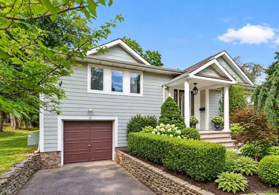 43 Fernwood Lane, North Hempstead, NY, 4 Bedrooms Bedrooms, 8 Rooms Rooms,3 BathroomsBathrooms,Residential,For Rent,Fernwood,0,1056132 43 Fernwood Lane, North Hempstead, NY, 4 Bedrooms Bedrooms, 8 Rooms Rooms,3 BathroomsBathrooms,Residential,For Rent,Fernwood,0,1056132