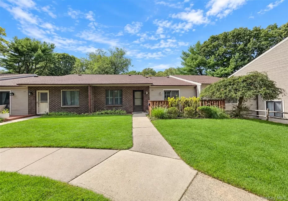 810 Woodland Court, Brookhaven, NY, 2 Bedrooms Bedrooms, 5 Rooms Rooms,2 BathroomsBathrooms,Residential,For Rent,Woodland,0,1055101 810 Woodland Court, Brookhaven, NY, 2 Bedrooms Bedrooms, 5 Rooms Rooms,2 BathroomsBathrooms,Residential,For Rent,Woodland,0,1055101
