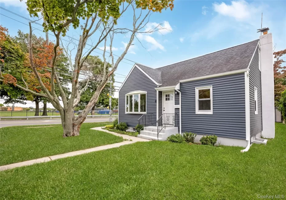 4 Sutton Court, Islip, NY, 4 Bedrooms Bedrooms, 7 Rooms Rooms,2 BathroomsBathrooms,Residential,For Rent,Sutton,0,1055843 4 Sutton Court, Islip, NY, 4 Bedrooms Bedrooms, 7 Rooms Rooms,2 BathroomsBathrooms,Residential,For Rent,Sutton,0,1055843