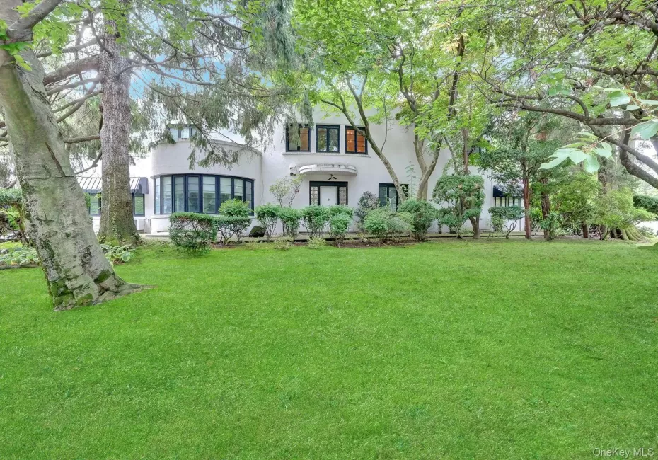 20050 Grand Central Parkway, New York, NY, 3 Bedrooms Bedrooms, 8 Rooms Rooms,3 BathroomsBathrooms,Residential,For Rent,Grand Central,0,1056279 20050 Grand Central Parkway, New York, NY, 3 Bedrooms Bedrooms, 8 Rooms Rooms,3 BathroomsBathrooms,Residential,For Rent,Grand Central,0,1056279