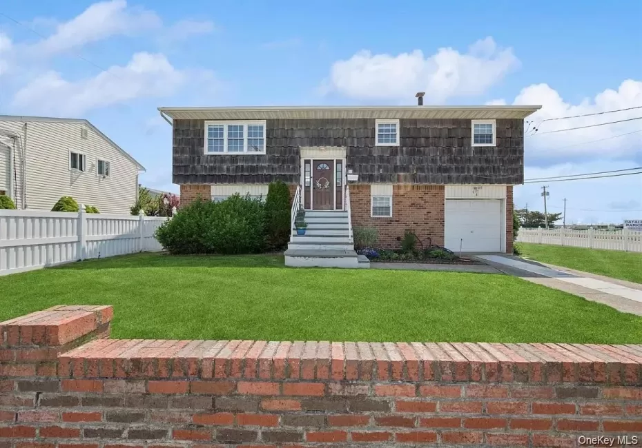 54 Acapulco Street, Hempstead, NY, 4 Bedrooms Bedrooms, 9 Rooms Rooms,3 BathroomsBathrooms,Residential,For Rent,Acapulco,0,1056175 54 Acapulco Street, Hempstead, NY, 4 Bedrooms Bedrooms, 9 Rooms Rooms,3 BathroomsBathrooms,Residential,For Rent,Acapulco,0,1056175