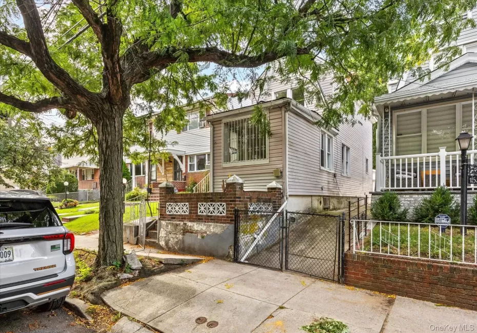 155-41 116th Drive, New York, NY, 3 Bedrooms Bedrooms, 4 Rooms Rooms,3 BathroomsBathrooms,Residential,For Rent,116th,0,1052725 155-41 116th Drive, New York, NY, 3 Bedrooms Bedrooms, 4 Rooms Rooms,3 BathroomsBathrooms,Residential,For Rent,116th,0,1052725