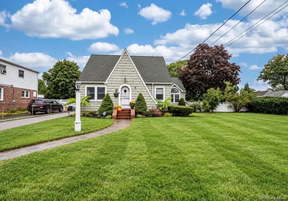 21 James Street, Islip, NY, 3 Bedrooms Bedrooms, 6 Rooms Rooms,2 BathroomsBathrooms,Residential,For Rent,James,0,1056302 21 James Street, Islip, NY, 3 Bedrooms Bedrooms, 6 Rooms Rooms,2 BathroomsBathrooms,Residential,For Rent,James,0,1056302