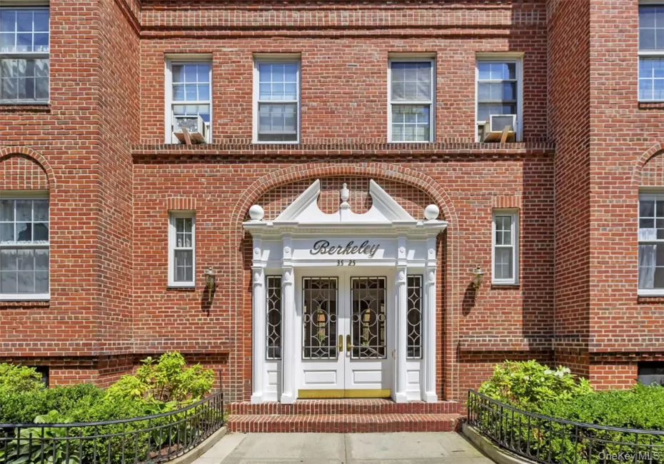 3525 77th Street, New York, NY, 2 Rooms Rooms,1 BathroomBathrooms,Residential,For Rent,77th,0,1054202 3525 77th Street, New York, NY, 2 Rooms Rooms,1 BathroomBathrooms,Residential,For Rent,77th,0,1054202
