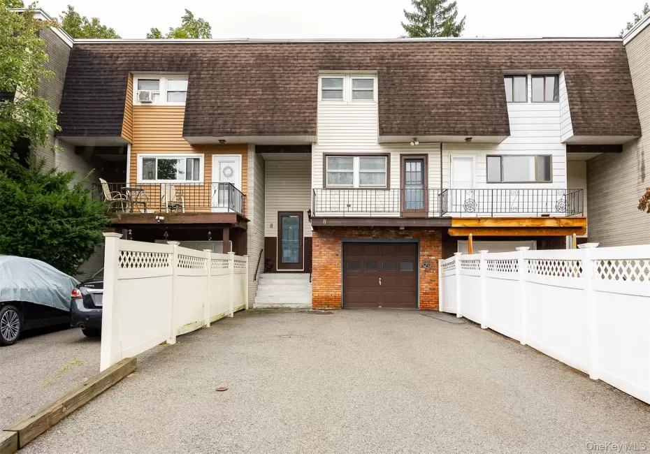 8 Boxwood Court, Hyde Park, NY, 3 Bedrooms Bedrooms, 6 Rooms Rooms,1 BathroomBathrooms,Residential,For Rent,Boxwood,0,1055305 8 Boxwood Court, Hyde Park, NY, 3 Bedrooms Bedrooms, 6 Rooms Rooms,1 BathroomBathrooms,Residential,For Rent,Boxwood,0,1055305