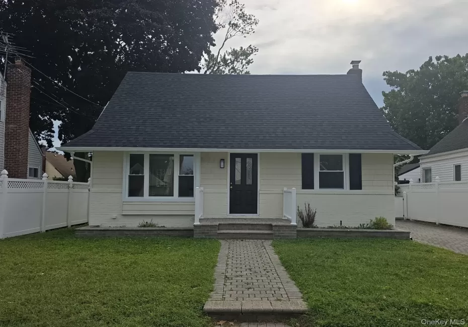 200 Raff Avenue, Hempstead, NY, 5 Bedrooms Bedrooms, 7 Rooms Rooms,2 BathroomsBathrooms,Residential,For Rent,Raff,0,1056403 200 Raff Avenue, Hempstead, NY, 5 Bedrooms Bedrooms, 7 Rooms Rooms,2 BathroomsBathrooms,Residential,For Rent,Raff,0,1056403