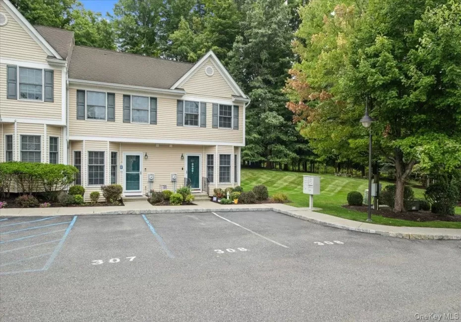 307 Alexandra Court, Carmel, NY, 2 Bedrooms Bedrooms, 5 Rooms Rooms,1 BathroomBathrooms,Residential,For Rent,Alexandra,0,1044188 307 Alexandra Court, Carmel, NY, 2 Bedrooms Bedrooms, 5 Rooms Rooms,1 BathroomBathrooms,Residential,For Rent,Alexandra,0,1044188