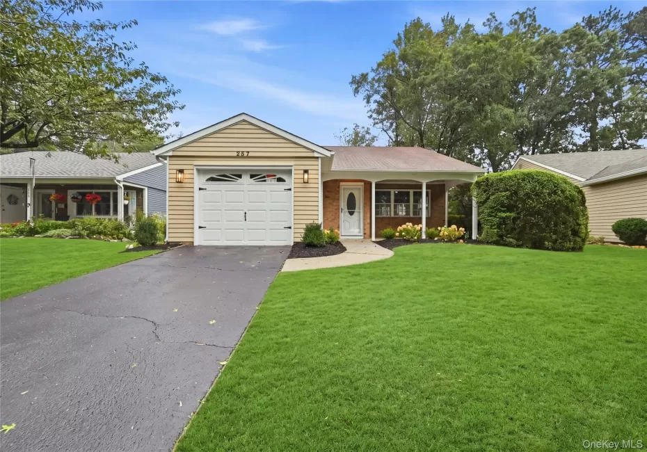 257 Edinburgh Drive, Brookhaven, NY, 2 Bedrooms Bedrooms, 5 Rooms Rooms,2 BathroomsBathrooms,Residential,For Rent,Edinburgh,0,1055365 257 Edinburgh Drive, Brookhaven, NY, 2 Bedrooms Bedrooms, 5 Rooms Rooms,2 BathroomsBathrooms,Residential,For Rent,Edinburgh,0,1055365
