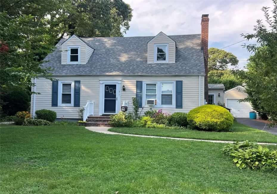 7 Elm, Islip, NY, 4 Bedrooms Bedrooms, 7 Rooms Rooms,2 BathroomsBathrooms,Residential Lease,For Rent,Elm,0,1047663 7 Elm, Islip, NY, 4 Bedrooms Bedrooms, 7 Rooms Rooms,2 BathroomsBathrooms,Residential Lease,For Rent,Elm,0,1047663