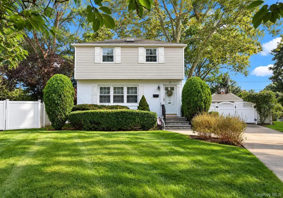10 Alton Court, Hempstead, NY, 3 Bedrooms Bedrooms, 7 Rooms Rooms,1 BathroomBathrooms,Residential,For Rent,Alton,0,1052450 10 Alton Court, Hempstead, NY, 3 Bedrooms Bedrooms, 7 Rooms Rooms,1 BathroomBathrooms,Residential,For Rent,Alton,0,1052450