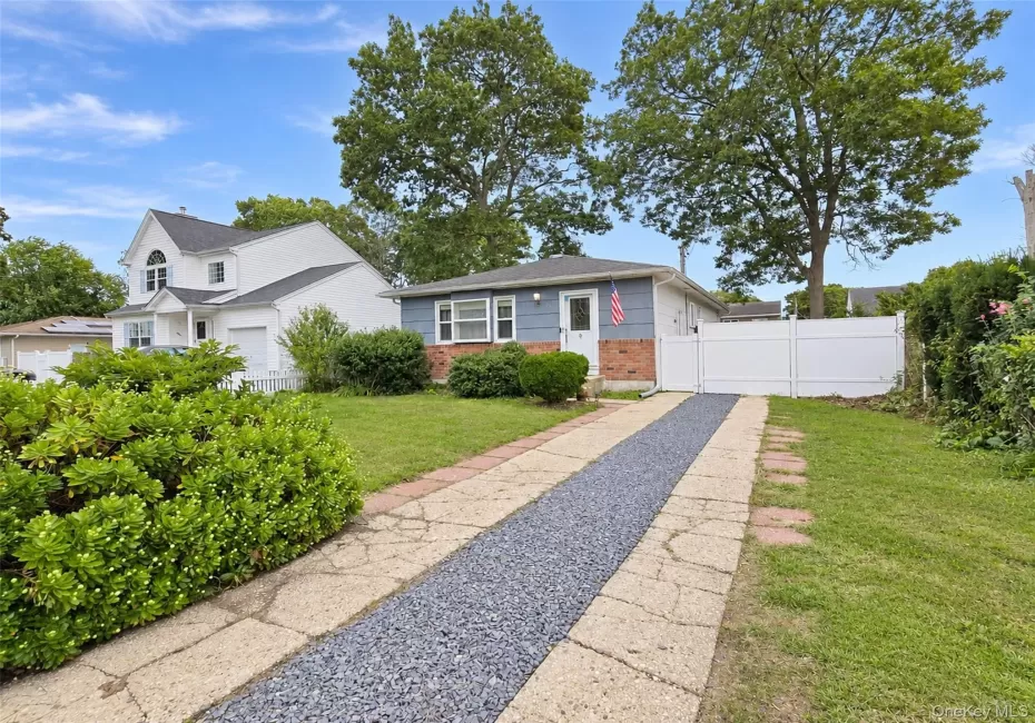 90 Robinwood Drive, Brookhaven, NY, 3 Bedrooms Bedrooms, 5 Rooms Rooms,1 BathroomBathrooms,Residential,For Rent,Robinwood,0,1056646 90 Robinwood Drive, Brookhaven, NY, 3 Bedrooms Bedrooms, 5 Rooms Rooms,1 BathroomBathrooms,Residential,For Rent,Robinwood,0,1056646