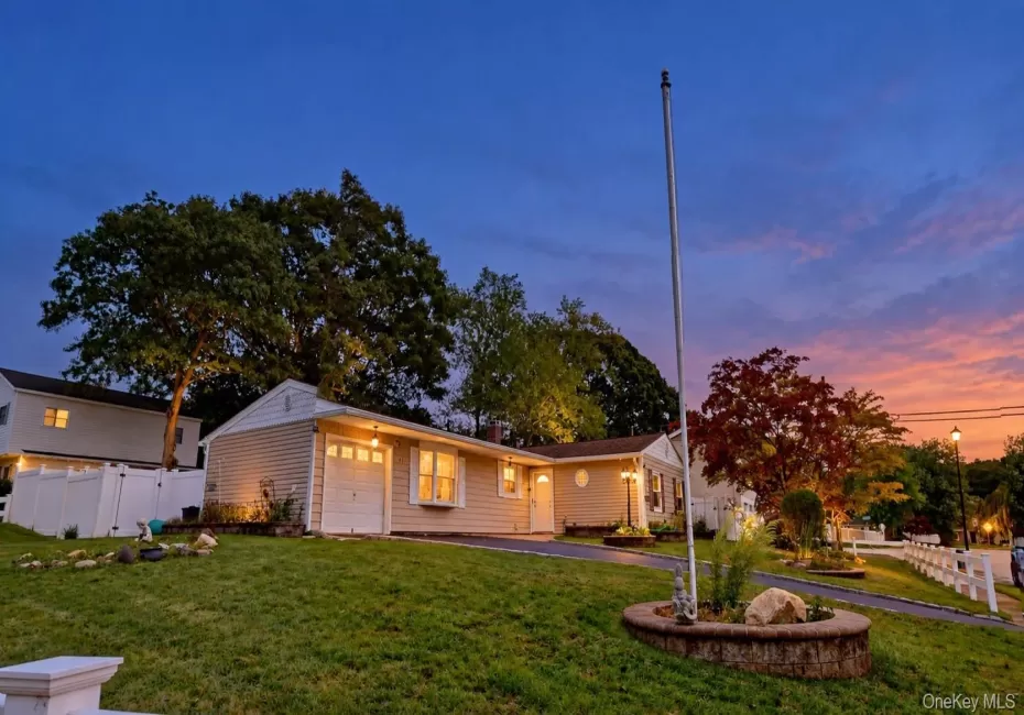 41 Campus Drive, Brookhaven, NY, 4 Bedrooms Bedrooms, 10 Rooms Rooms,2 BathroomsBathrooms,Residential,For Rent,Campus,0,1055665 41 Campus Drive, Brookhaven, NY, 4 Bedrooms Bedrooms, 10 Rooms Rooms,2 BathroomsBathrooms,Residential,For Rent,Campus,0,1055665