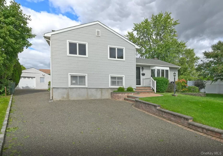 5 Robin Court, Oyster Bay, NY, 3 Bedrooms Bedrooms, 7 Rooms Rooms,2 BathroomsBathrooms,Residential,For Rent,Robin,0,1056635 5 Robin Court, Oyster Bay, NY, 3 Bedrooms Bedrooms, 7 Rooms Rooms,2 BathroomsBathrooms,Residential,For Rent,Robin,0,1056635