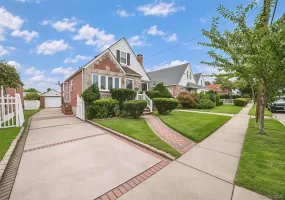 711 Covert Avenue, North Hempstead, NY, 4 Bedrooms Bedrooms, 11 Rooms Rooms,2 BathroomsBathrooms,Residential Lease,For Rent,Covert,0,1056877 711 Covert Avenue, North Hempstead, NY, 4 Bedrooms Bedrooms, 11 Rooms Rooms,2 BathroomsBathrooms,Residential Lease,For Rent,Covert,0,1056877