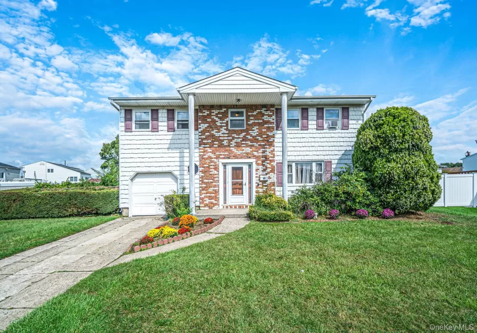 29 Sunshine Lane, Babylon, NY, 4 Bedrooms Bedrooms, 8 Rooms Rooms,1 BathroomBathrooms,Residential,For Rent,Sunshine,0,1056791 29 Sunshine Lane, Babylon, NY, 4 Bedrooms Bedrooms, 8 Rooms Rooms,1 BathroomBathrooms,Residential,For Rent,Sunshine,0,1056791