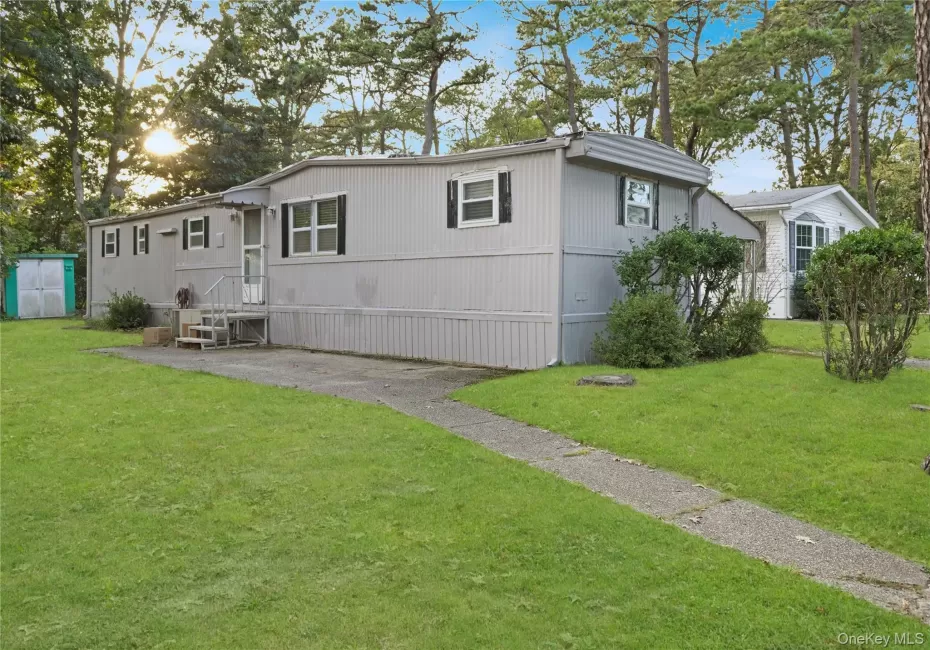 525 Riverleigh Avenue, Riverhead, NY, 2 Bedrooms Bedrooms, 4 Rooms Rooms,1 BathroomBathrooms,Residential,For Rent,Riverleigh,0,1056845 525 Riverleigh Avenue, Riverhead, NY, 2 Bedrooms Bedrooms, 4 Rooms Rooms,1 BathroomBathrooms,Residential,For Rent,Riverleigh,0,1056845