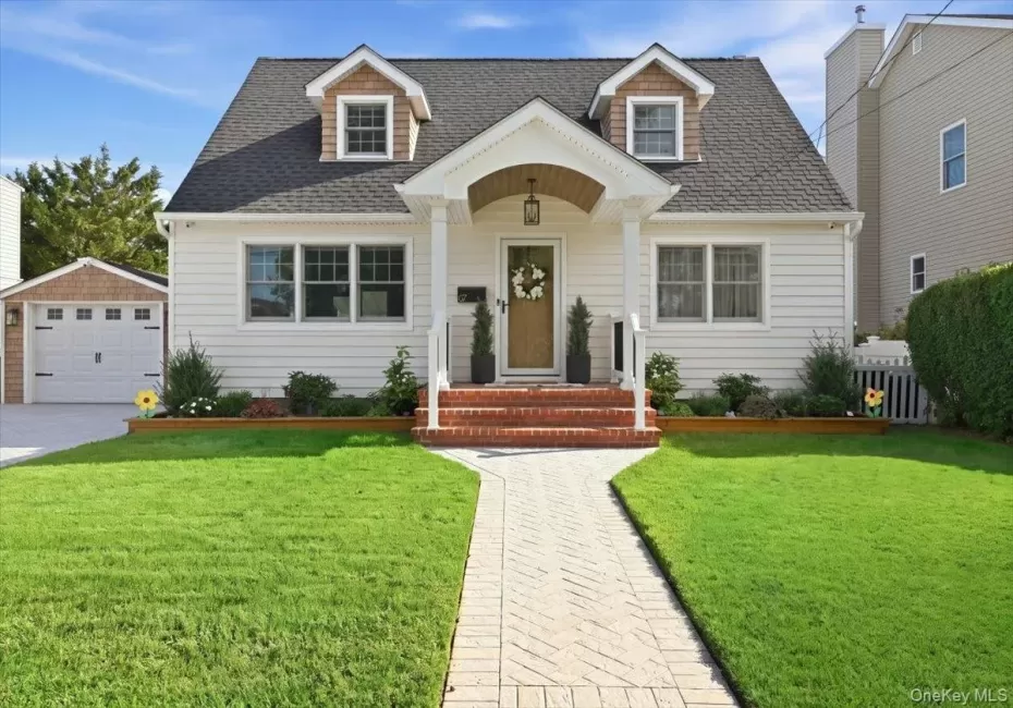 67 Raff Avenue, North Hempstead, NY, 4 Bedrooms Bedrooms, 7 Rooms Rooms,1 BathroomBathrooms,Residential,For Rent,Raff,0,1056787 67 Raff Avenue, North Hempstead, NY, 4 Bedrooms Bedrooms, 7 Rooms Rooms,1 BathroomBathrooms,Residential,For Rent,Raff,0,1056787