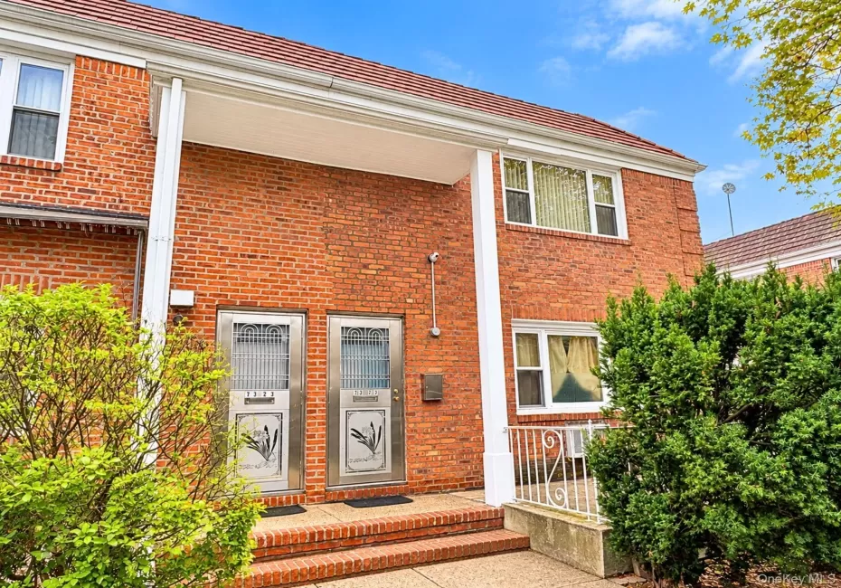 73-27 198th Street, New York, NY, 2 Bedrooms Bedrooms, 5 Rooms Rooms,1 BathroomBathrooms,Residential Lease,For Rent,198th,0,1056362 73-27 198th Street, New York, NY, 2 Bedrooms Bedrooms, 5 Rooms Rooms,1 BathroomBathrooms,Residential Lease,For Rent,198th,0,1056362