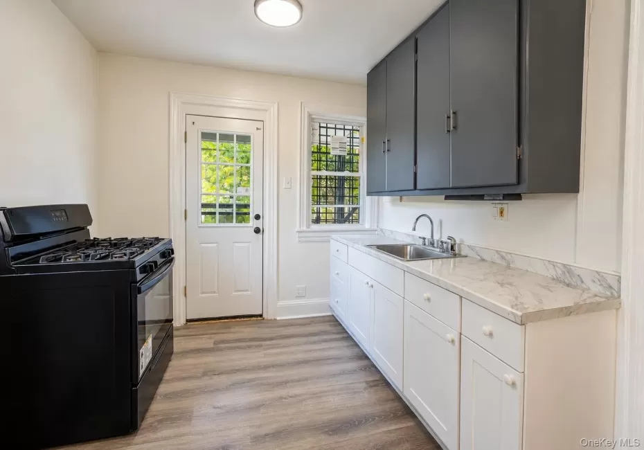 364 Ashford Avenue, Greenburgh, NY, 1 Bedroom Bedrooms, 3 Rooms Rooms,1 BathroomBathrooms,Residential Lease,For Rent,Ashford,0,1056995 364 Ashford Avenue, Greenburgh, NY, 1 Bedroom Bedrooms, 3 Rooms Rooms,1 BathroomBathrooms,Residential Lease,For Rent,Ashford,0,1056995