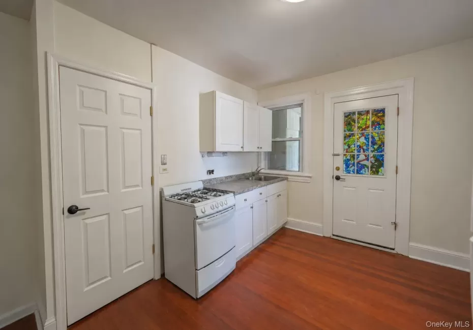 364 Ashford Avenue, Greenburgh, NY, 1 Bedroom Bedrooms, 3 Rooms Rooms,1 BathroomBathrooms,Residential Lease,For Rent,Ashford,0,1056962 364 Ashford Avenue, Greenburgh, NY, 1 Bedroom Bedrooms, 3 Rooms Rooms,1 BathroomBathrooms,Residential Lease,For Rent,Ashford,0,1056962