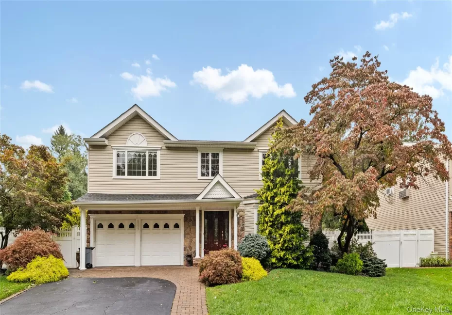 32 Glenmere Lane, Smithtown, NY, 4 Bedrooms Bedrooms, 13 Rooms Rooms,2 BathroomsBathrooms,Residential Lease,For Rent,Glenmere,0,1056996 32 Glenmere Lane, Smithtown, NY, 4 Bedrooms Bedrooms, 13 Rooms Rooms,2 BathroomsBathrooms,Residential Lease,For Rent,Glenmere,0,1056996