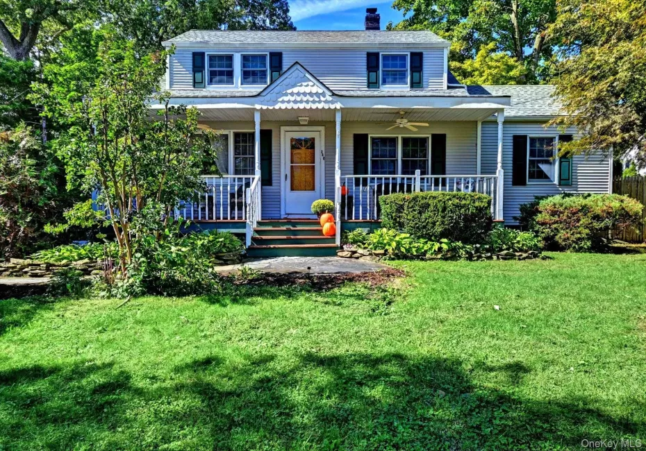 240 Washington Avenue, Smithtown, NY, 4 Bedrooms Bedrooms, 7 Rooms Rooms,1 BathroomBathrooms,Residential,For Rent,Washington,0,1053499 240 Washington Avenue, Smithtown, NY, 4 Bedrooms Bedrooms, 7 Rooms Rooms,1 BathroomBathrooms,Residential,For Rent,Washington,0,1053499