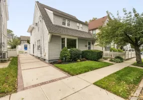 30 Astor Place, North Hempstead, NY, 4 Bedrooms Bedrooms, 10 Rooms Rooms,3 BathroomsBathrooms,Residential,For Rent,Astor,0,1055815 30 Astor Place, North Hempstead, NY, 4 Bedrooms Bedrooms, 10 Rooms Rooms,3 BathroomsBathrooms,Residential,For Rent,Astor,0,1055815