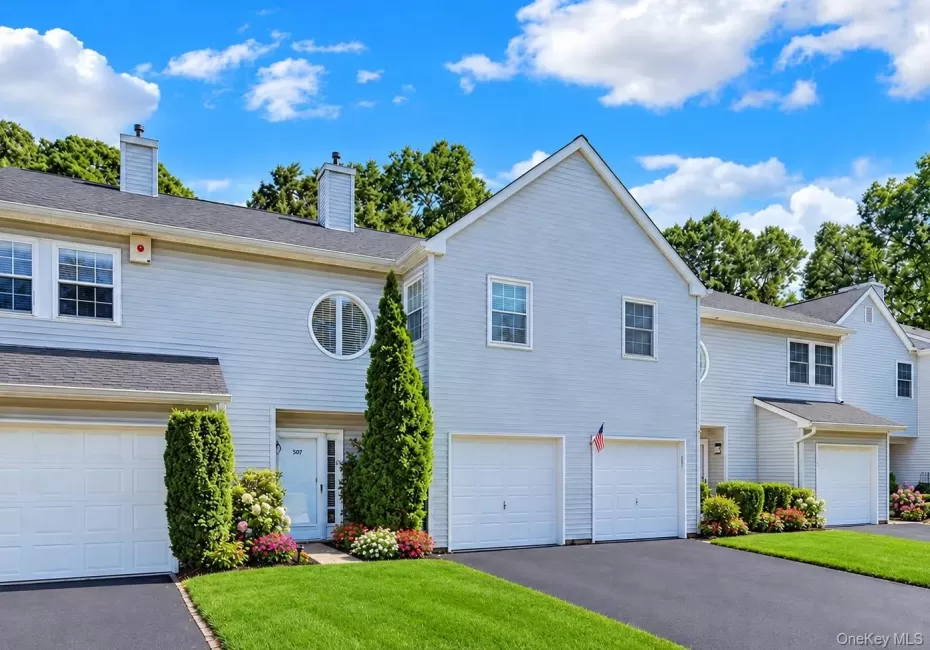 305 Sara Circle, Brookhaven, NY, 2 Bedrooms Bedrooms, 6 Rooms Rooms,2 BathroomsBathrooms,Residential,For Rent,Sara,0,1056003 305 Sara Circle, Brookhaven, NY, 2 Bedrooms Bedrooms, 6 Rooms Rooms,2 BathroomsBathrooms,Residential,For Rent,Sara,0,1056003