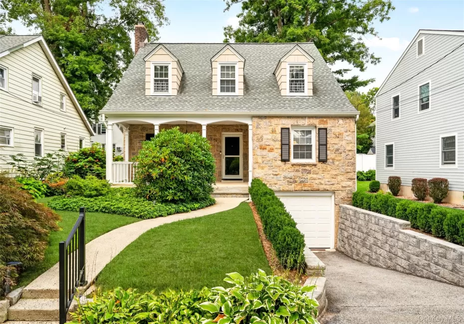 34 Smith Avenue, White Plains, NY, 4 Bedrooms Bedrooms, 7 Rooms Rooms,2 BathroomsBathrooms,Residential,For Rent,Smith,0,1055087 34 Smith Avenue, White Plains, NY, 4 Bedrooms Bedrooms, 7 Rooms Rooms,2 BathroomsBathrooms,Residential,For Rent,Smith,0,1055087