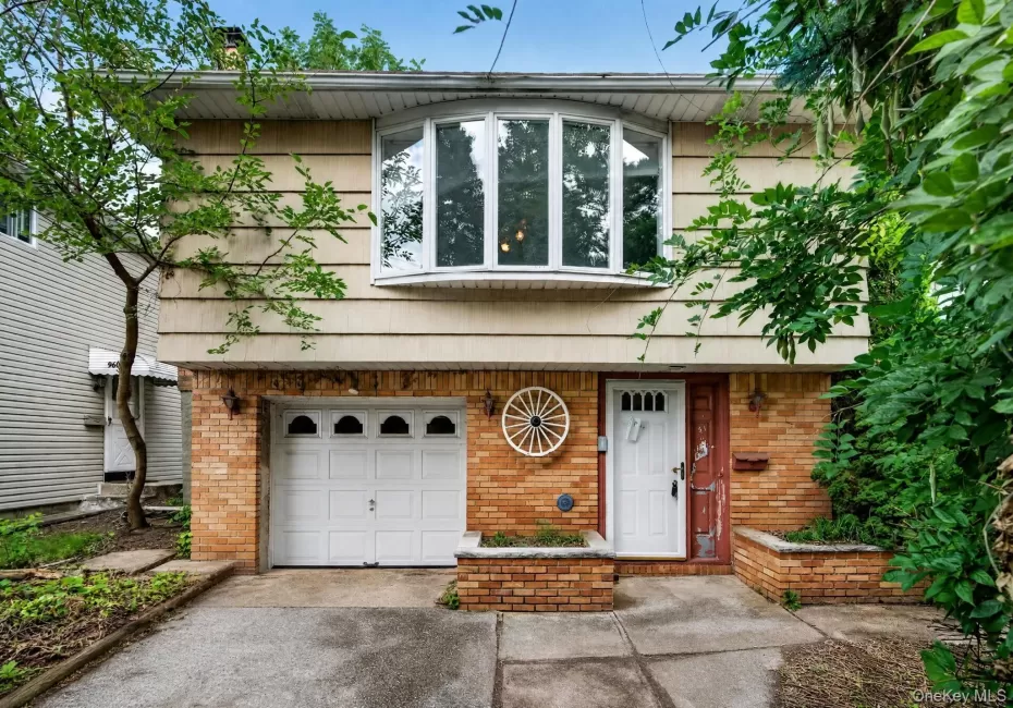 956 Annadale Road, New York, NY, 3 Bedrooms Bedrooms, 7 Rooms Rooms,2 BathroomsBathrooms,Residential,For Rent,Annadale,0,1051168 956 Annadale Road, New York, NY, 3 Bedrooms Bedrooms, 7 Rooms Rooms,2 BathroomsBathrooms,Residential,For Rent,Annadale,0,1051168