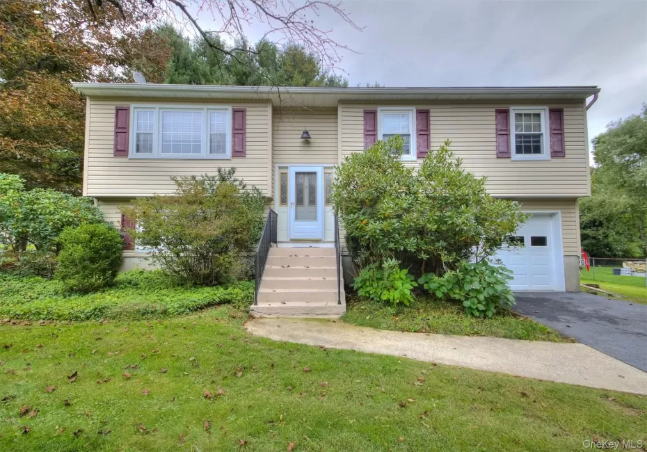 50 Lincoln Road, Chester Town, NY, 4 Bedrooms Bedrooms, 8 Rooms Rooms,2 BathroomsBathrooms,Residential,For Rent,Lincoln,0,1056405 50 Lincoln Road, Chester Town, NY, 4 Bedrooms Bedrooms, 8 Rooms Rooms,2 BathroomsBathrooms,Residential,For Rent,Lincoln,0,1056405