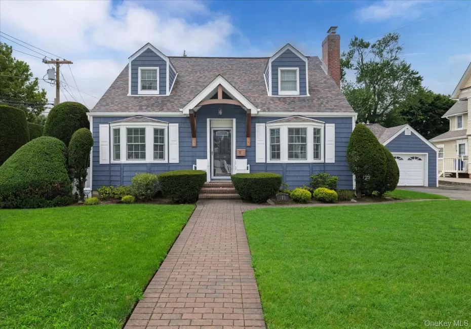 123 Centre Avenue, Hempstead, NY, 3 Bedrooms Bedrooms, 7 Rooms Rooms,2 BathroomsBathrooms,Residential,For Rent,Centre,0,1037422 123 Centre Avenue, Hempstead, NY, 3 Bedrooms Bedrooms, 7 Rooms Rooms,2 BathroomsBathrooms,Residential,For Rent,Centre,0,1037422