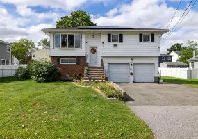 121 Lake Drive, Babylon, NY, 3 Bedrooms Bedrooms, 6 Rooms Rooms,2 BathroomsBathrooms,Residential,For Rent,Lake,0,1056977 121 Lake Drive, Babylon, NY, 3 Bedrooms Bedrooms, 6 Rooms Rooms,2 BathroomsBathrooms,Residential,For Rent,Lake,0,1056977