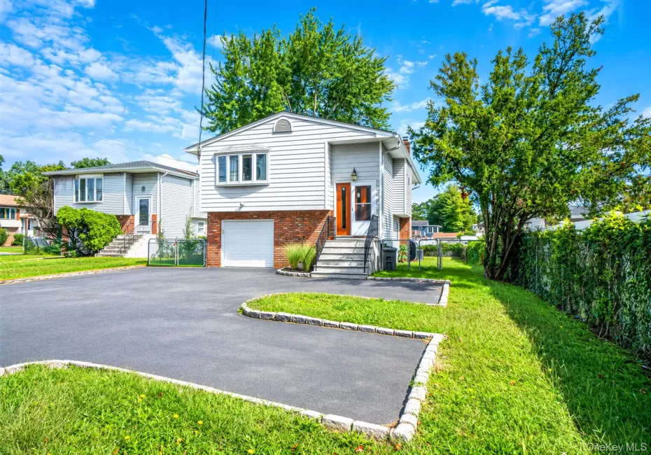 263 Commack Road, Babylon, NY, 5 Bedrooms Bedrooms, 13 Rooms Rooms,2 BathroomsBathrooms,Residential,For Rent,Commack,0,1056481 263 Commack Road, Babylon, NY, 5 Bedrooms Bedrooms, 13 Rooms Rooms,2 BathroomsBathrooms,Residential,For Rent,Commack,0,1056481