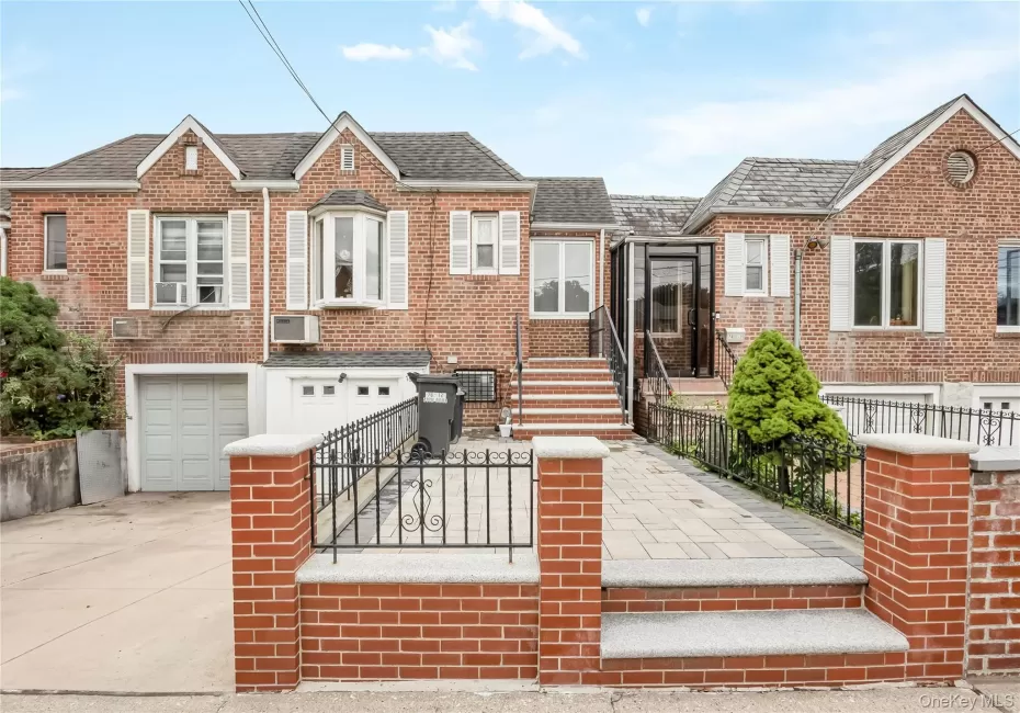 76-12 58th Road, New York, NY, 2 Bedrooms Bedrooms, 5 Rooms Rooms,2 BathroomsBathrooms,Residential,For Rent,58th,0,1057048 76-12 58th Road, New York, NY, 2 Bedrooms Bedrooms, 5 Rooms Rooms,2 BathroomsBathrooms,Residential,For Rent,58th,0,1057048