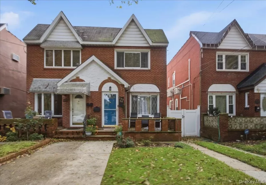 13329 83rd Street, New York, NY, 3 Bedrooms Bedrooms, 6 Rooms Rooms,1 BathroomBathrooms,Residential,For Rent,83rd,0,1057034 13329 83rd Street, New York, NY, 3 Bedrooms Bedrooms, 6 Rooms Rooms,1 BathroomBathrooms,Residential,For Rent,83rd,0,1057034