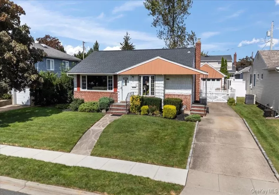 41 Cornell Lane, Oyster Bay, NY, 3 Bedrooms Bedrooms, 7 Rooms Rooms,1 BathroomBathrooms,Residential,For Rent,Cornell,0,1051750 41 Cornell Lane, Oyster Bay, NY, 3 Bedrooms Bedrooms, 7 Rooms Rooms,1 BathroomBathrooms,Residential,For Rent,Cornell,0,1051750