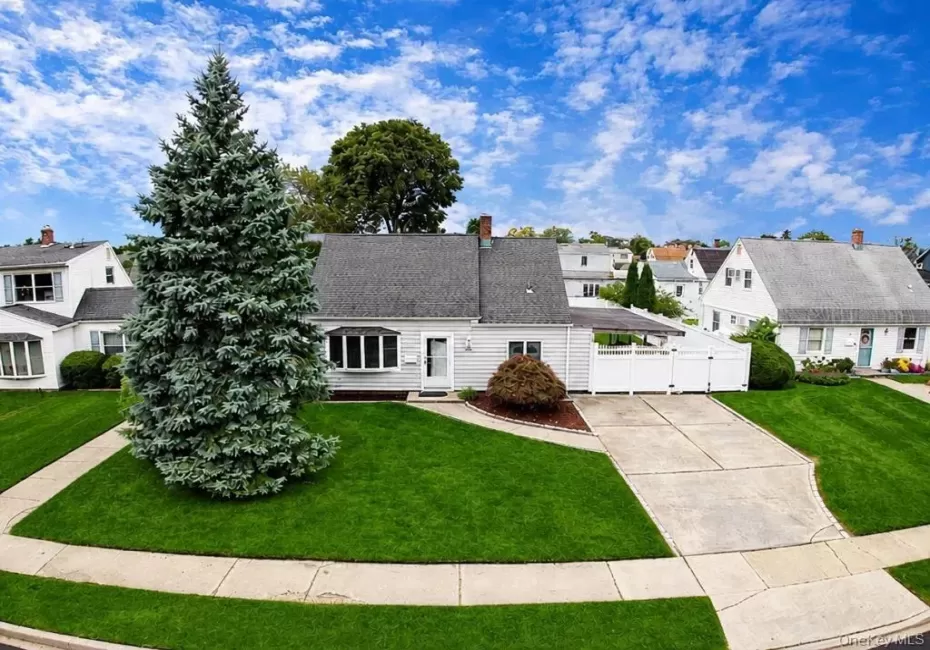 34 Chapel Lane, Hempstead, NY, 4 Bedrooms Bedrooms, 7 Rooms Rooms,1 BathroomBathrooms,Residential,For Rent,Chapel,0,1056959 34 Chapel Lane, Hempstead, NY, 4 Bedrooms Bedrooms, 7 Rooms Rooms,1 BathroomBathrooms,Residential,For Rent,Chapel,0,1056959