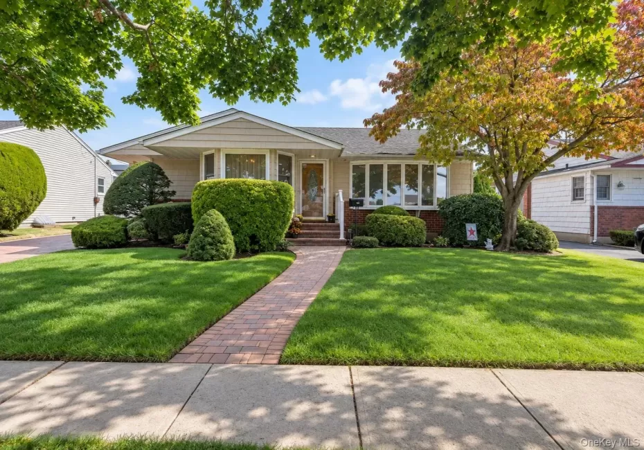 45 Berkshire Road, Oyster Bay, NY, 4 Bedrooms Bedrooms, 7 Rooms Rooms,1 BathroomBathrooms,Residential,For Rent,Berkshire,0,1051784 45 Berkshire Road, Oyster Bay, NY, 4 Bedrooms Bedrooms, 7 Rooms Rooms,1 BathroomBathrooms,Residential,For Rent,Berkshire,0,1051784