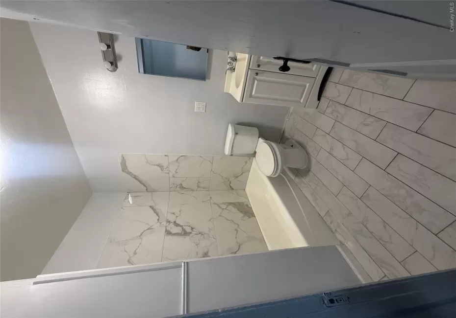76 Hamilton Street, Poughkeepsie, NY, 3 Bedrooms Bedrooms, 6 Rooms Rooms,1 BathroomBathrooms,Residential Lease,For Rent,Hamilton,0,1057145 76 Hamilton Street, Poughkeepsie, NY, 3 Bedrooms Bedrooms, 6 Rooms Rooms,1 BathroomBathrooms,Residential Lease,For Rent,Hamilton,0,1057145