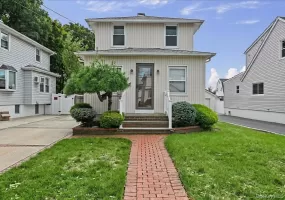 309 Frederick Avenue, Hempstead, NY, 2 Bedrooms Bedrooms, 6 Rooms Rooms,1 BathroomBathrooms,Residential,For Rent,Frederick,0,1056828 309 Frederick Avenue, Hempstead, NY, 2 Bedrooms Bedrooms, 6 Rooms Rooms,1 BathroomBathrooms,Residential,For Rent,Frederick,0,1056828