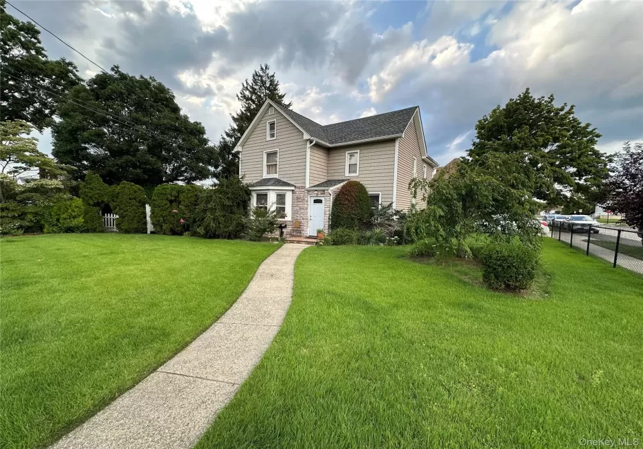 73 Davison Avenue, Hempstead, NY, 2 Bedrooms Bedrooms, 6 Rooms Rooms,2 BathroomsBathrooms,Residential Lease,For Rent,Davison,0,1052618 73 Davison Avenue, Hempstead, NY, 2 Bedrooms Bedrooms, 6 Rooms Rooms,2 BathroomsBathrooms,Residential Lease,For Rent,Davison,0,1052618