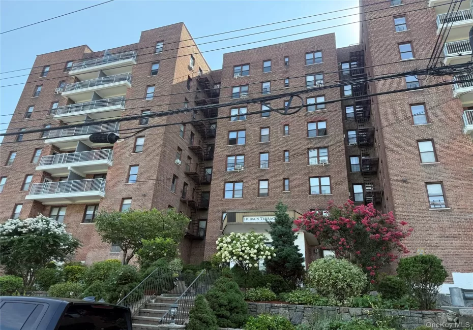 678 Warburton Avenue, Yonkers, NY, 2 Bedrooms Bedrooms, 4 Rooms Rooms,1 BathroomBathrooms,Residential,For Rent,Warburton,0,1046351 678 Warburton Avenue, Yonkers, NY, 2 Bedrooms Bedrooms, 4 Rooms Rooms,1 BathroomBathrooms,Residential,For Rent,Warburton,0,1046351
