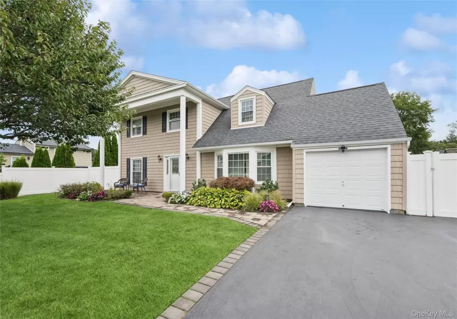 181 Cirrus Road, Islip, NY, 4 Bedrooms Bedrooms, 9 Rooms Rooms,2 BathroomsBathrooms,Residential,For Rent,Cirrus,0,1053366 181 Cirrus Road, Islip, NY, 4 Bedrooms Bedrooms, 9 Rooms Rooms,2 BathroomsBathrooms,Residential,For Rent,Cirrus,0,1053366