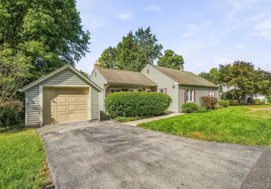 Welcome to 15 Sunrise Heights! Welcome to 15 Sunrise Heights!