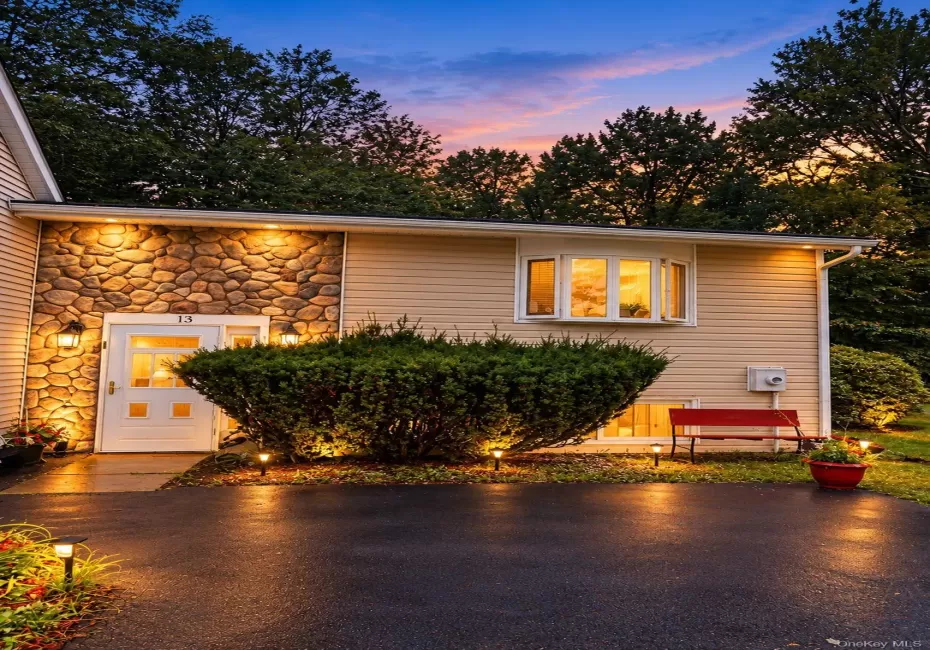 13 James Place, Thompson, NY, 3 Bedrooms Bedrooms, 8 Rooms Rooms,1 BathroomBathrooms,Residential,For Rent,James,0,1055379 13 James Place, Thompson, NY, 3 Bedrooms Bedrooms, 8 Rooms Rooms,1 BathroomBathrooms,Residential,For Rent,James,0,1055379